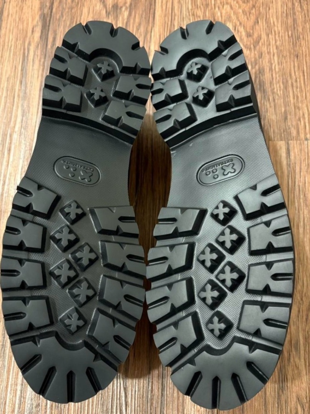 G.H. Bass Wine Whitney Super Lug Sole Penny Loafers - Picture 5 of 8
